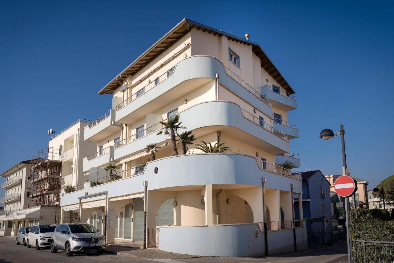Ferrari Apartments Levante Caorle Dış mekan fotoğraf