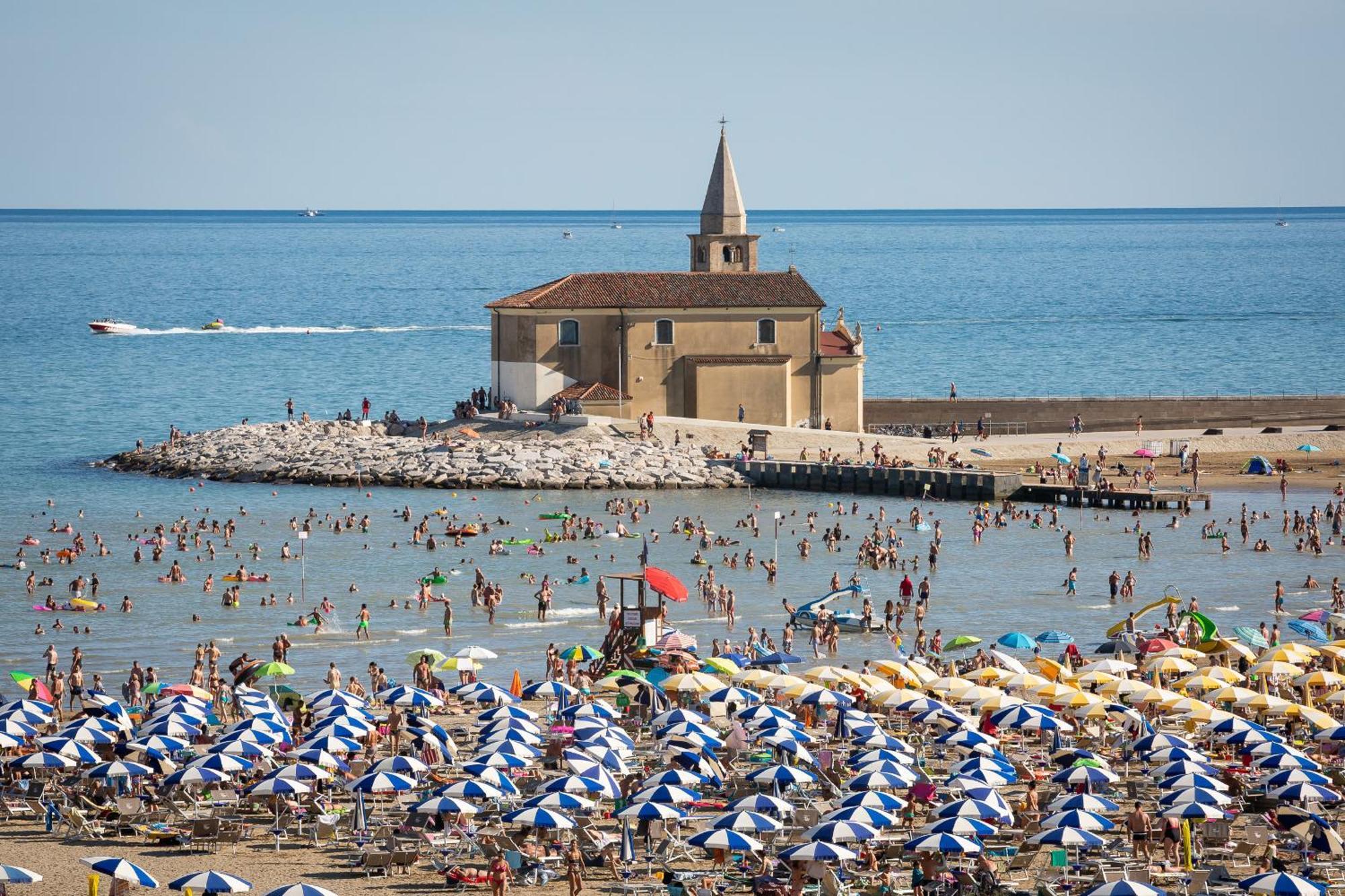 Ferrari Apartments Levante Caorle Dış mekan fotoğraf